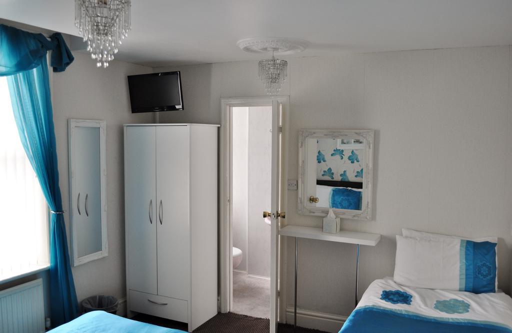Cheers Hotel Blackpool Room photo