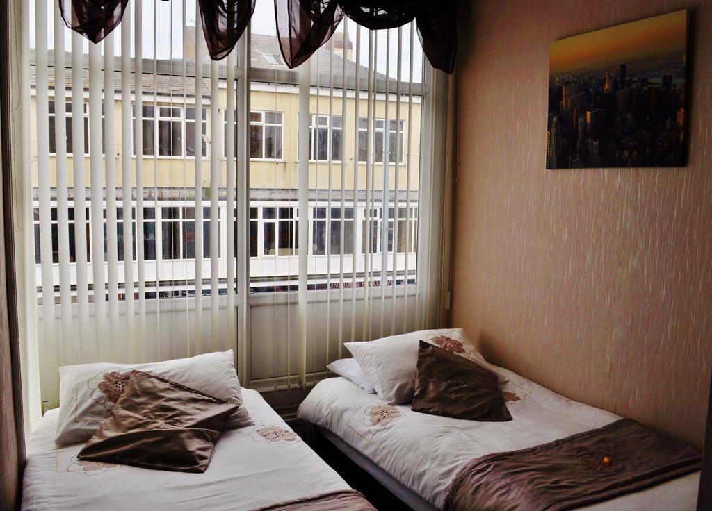 Cheers Hotel Blackpool Room photo